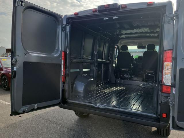 2026 Ram ProMaster Cargo Van Tradesman Low Roof 136 WB w/Pass Seat
