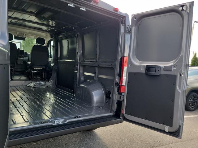 2026 Ram ProMaster Cargo Van Tradesman Low Roof 136 WB w/Pass Seat