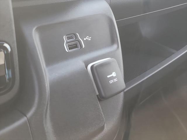 2026 Ram ProMaster Cargo Van Tradesman Low Roof 136 WB w/Pass Seat