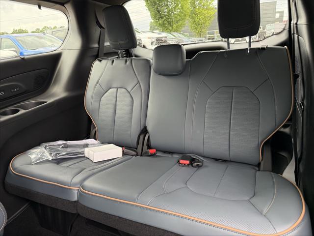 2027 Chrysler Pacifica Pinnacle