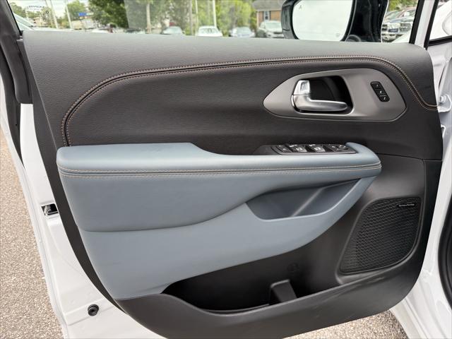 2027 Chrysler Pacifica Pinnacle