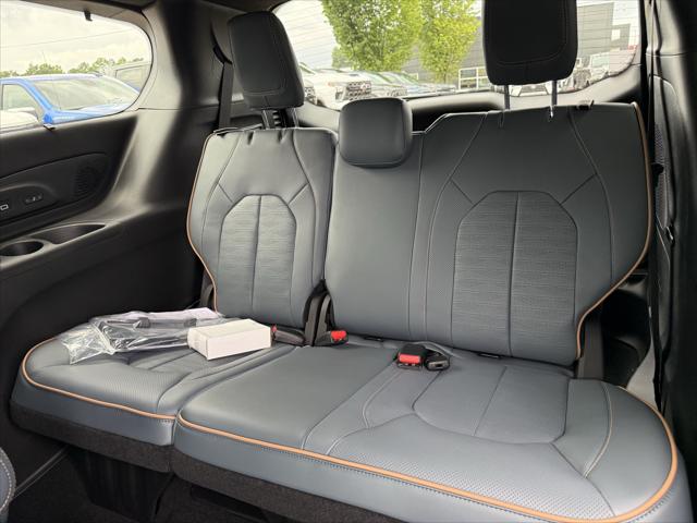 2027 Chrysler Pacifica Pinnacle