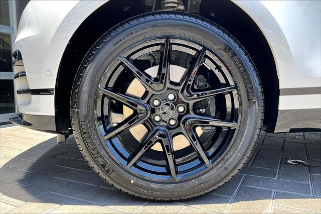 2026 Land Rover Range Rover Velar Belgravia Edition
