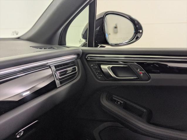 2026 Porsche Macan Unknown