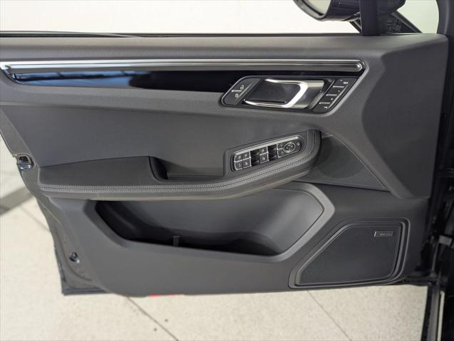 2026 Porsche Macan Unknown