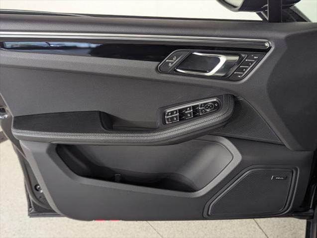 2026 Porsche Macan Unknown