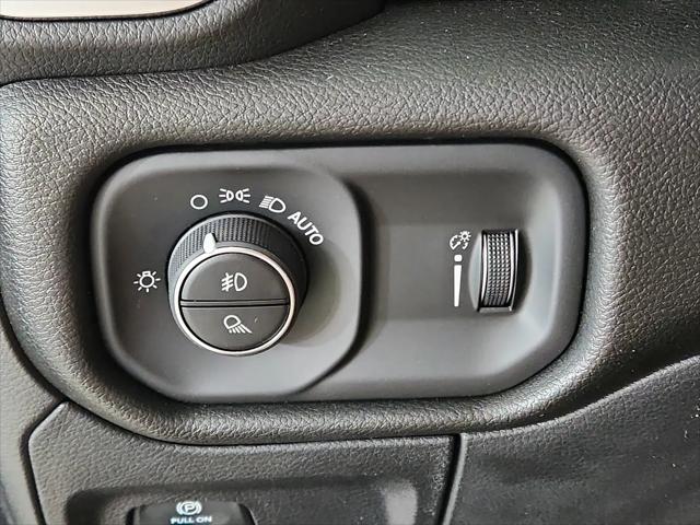 2026 Ram 1500 Express Crew Cab 4x4 57 Box