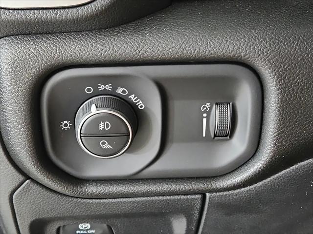 2026 Ram 1500 Express Crew Cab 4x4 57 Box