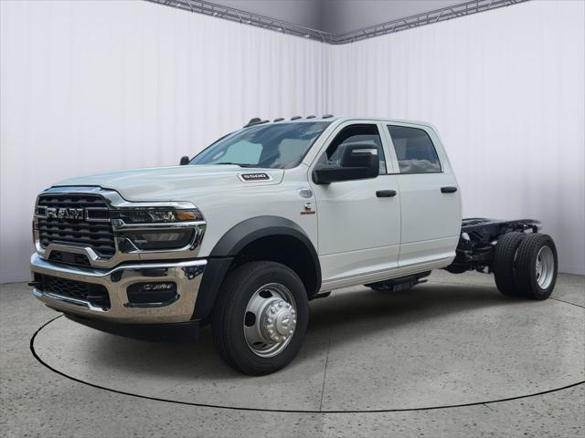 2026 RAM 5500 Chassis RAM 5500 TRADESMAN CHASSIS CREW CAB 4X4 60 CA