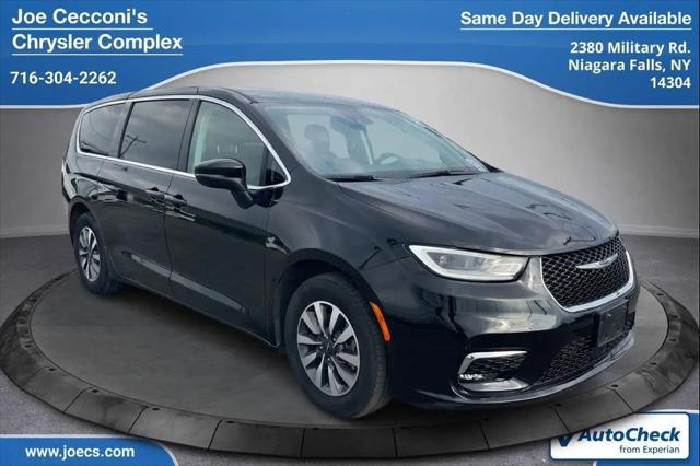 2023 Chrysler Pacifica Hybrid Touring L for sale in Niagara Falls, NY