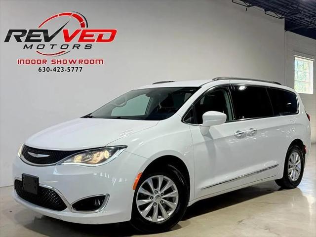 2017 Chrysler Pacifica Touring-L for sale in Addison, IL
