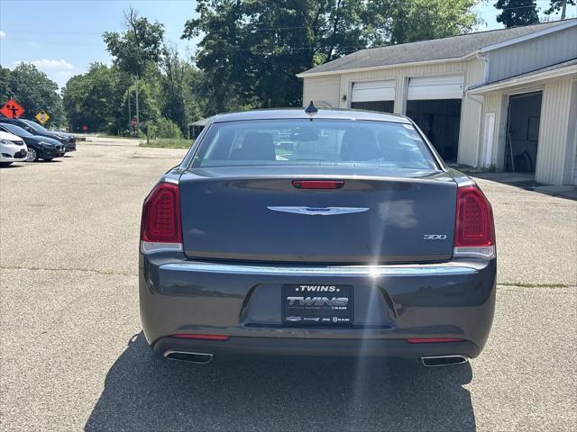 2020 Chrysler 300 Touring L