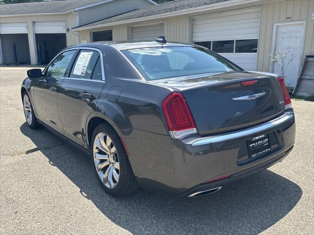 2020 Chrysler 300 Touring L