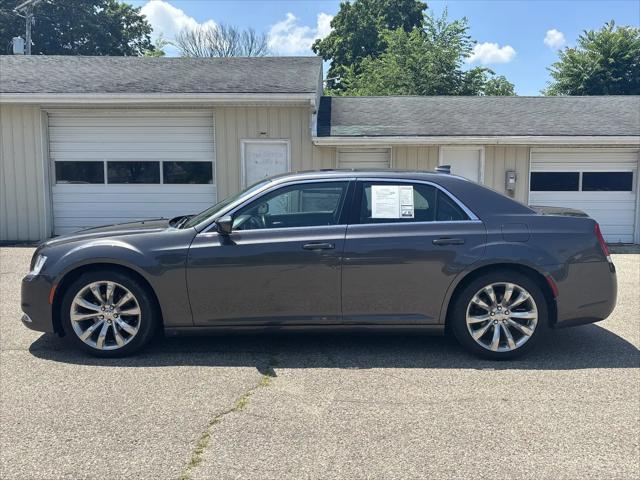2020 Chrysler 300 Touring L