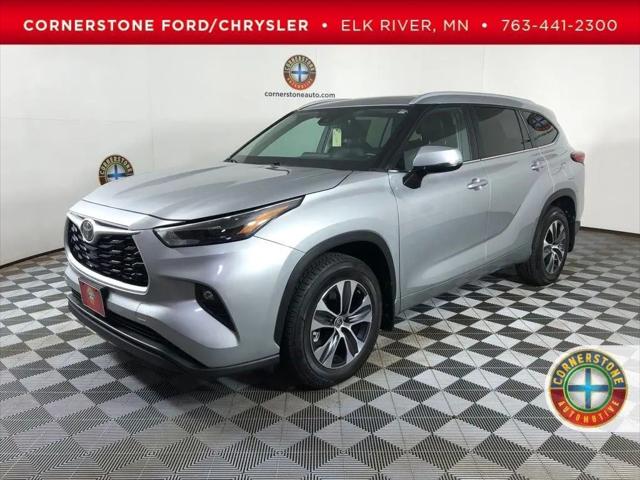 2023 Toyota Highlander XLE for sale in Elk River, MN
