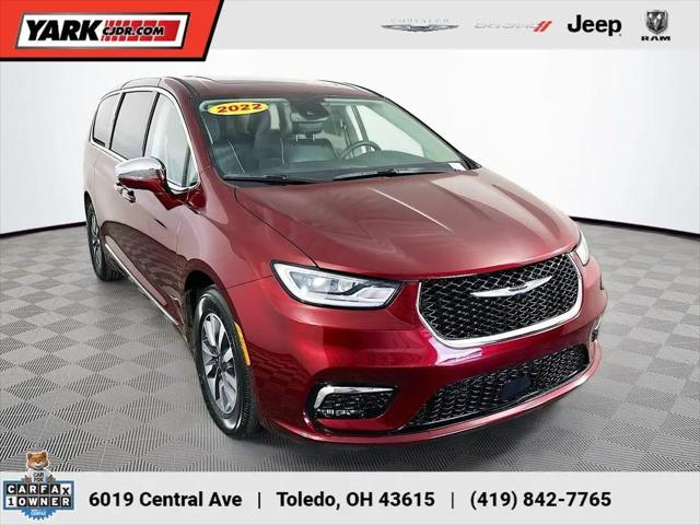 2022 Chrysler Pacifica Hybrid Limited for sale in Toledo, OH
