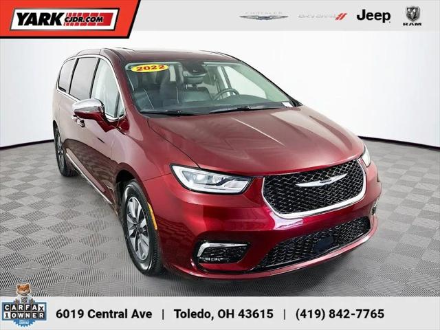 2022 Chrysler Pacifica Hybrid Limited for sale in Toledo, OH