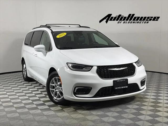 2022 Chrysler Pacifica Touring L for sale in Bloomington, IL
