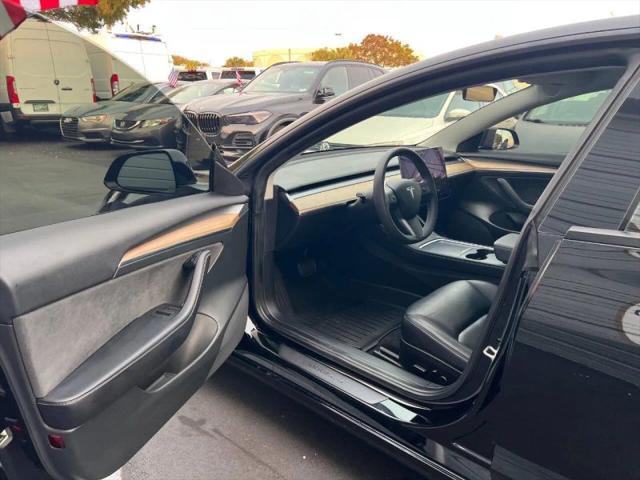 2022 Tesla Model 3 Rear-Wheel Drive