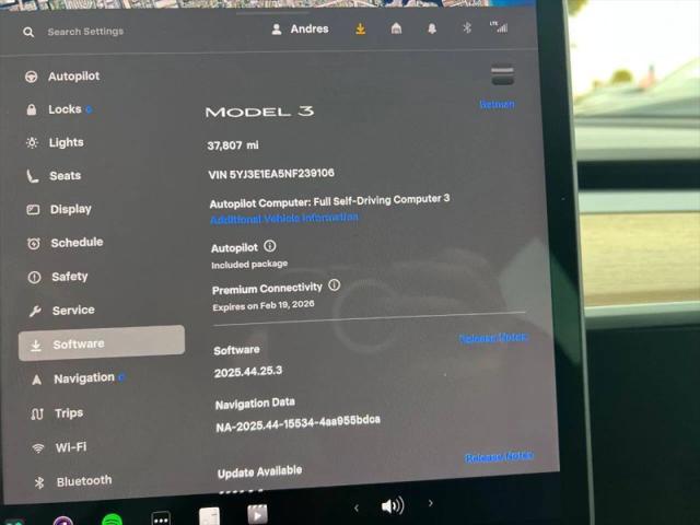 2022 Tesla Model 3 Rear-Wheel Drive