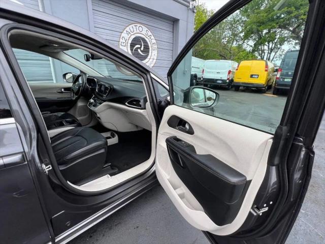2020 Chrysler Pacifica Touring L