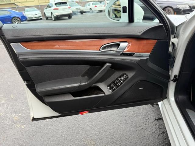 2014 Porsche Panamera Base