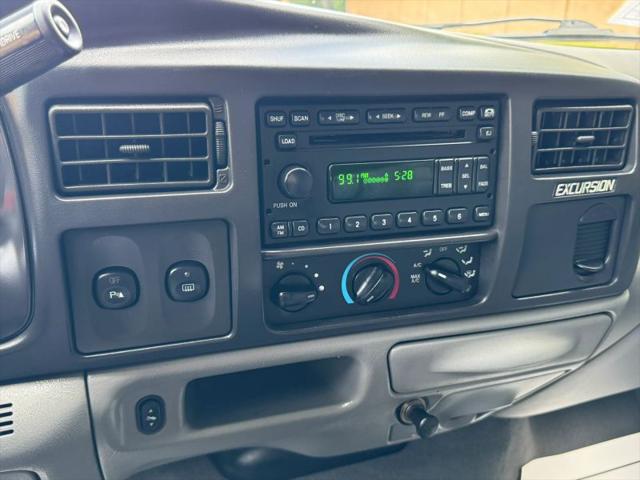 2005 Ford Excursion XLT