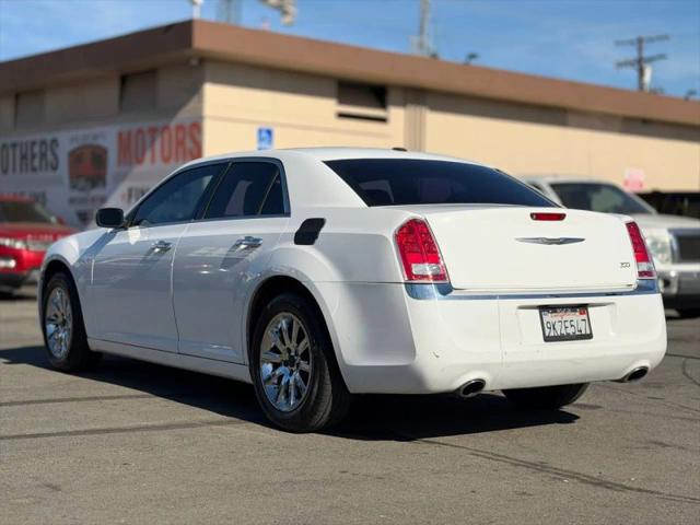 2012 Chrysler 300 Limited