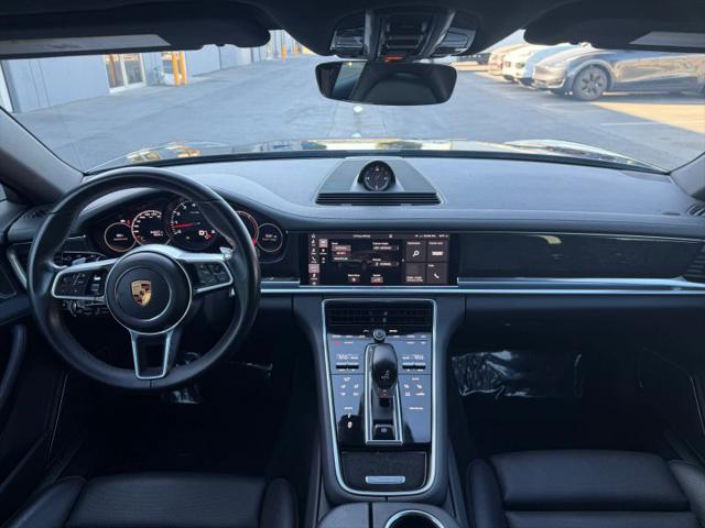 2018 Porsche Panamera 4
