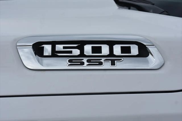 2025 Ram 1500 Laramie Crew Cab 4x4 5'7" Box