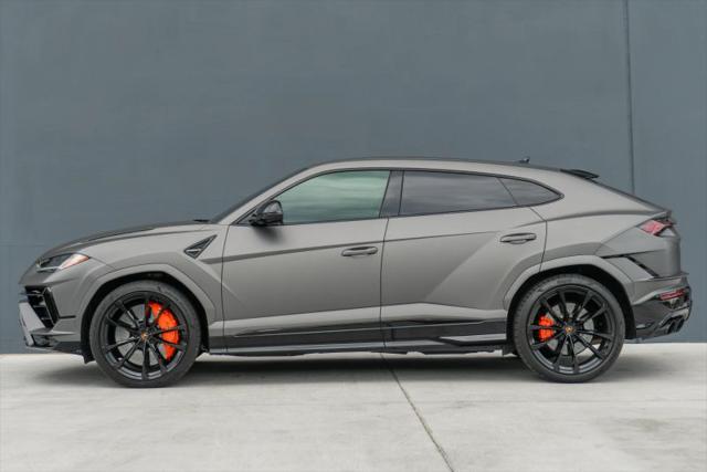 2023 Lamborghini Urus S