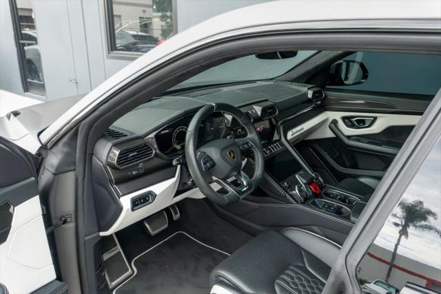 2023 Lamborghini Urus S