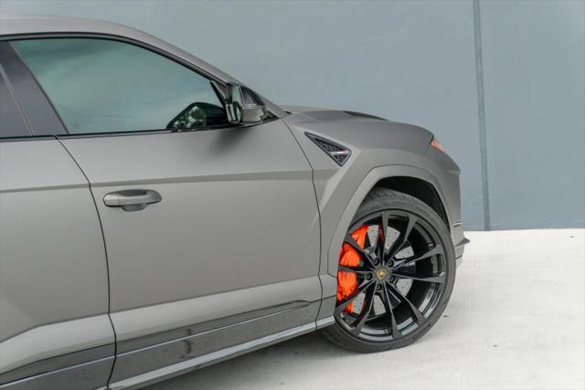 2023 Lamborghini Urus S