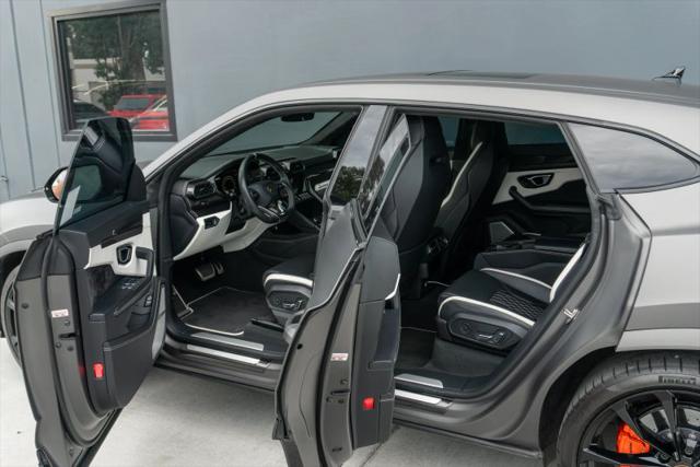 2023 Lamborghini Urus S