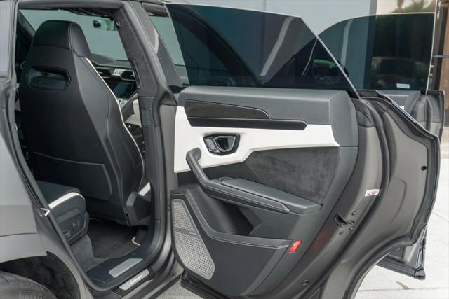 2023 Lamborghini Urus S