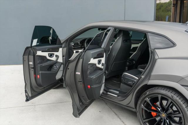 2023 Lamborghini Urus S