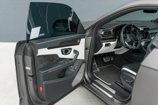 2023 Lamborghini Urus S