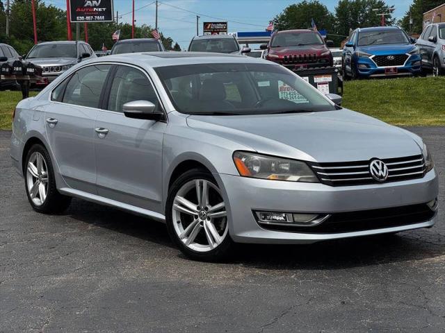 2013 Volkswagen Passat 3.6L V6 SEL Premium for sale in East Dundee, IL