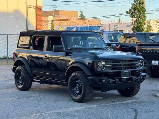 2022 Ford Bronco Black Diamond for sale in Amityville, NY