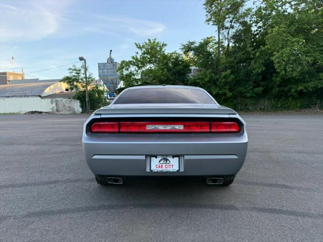 2013 Dodge Challenger SXT