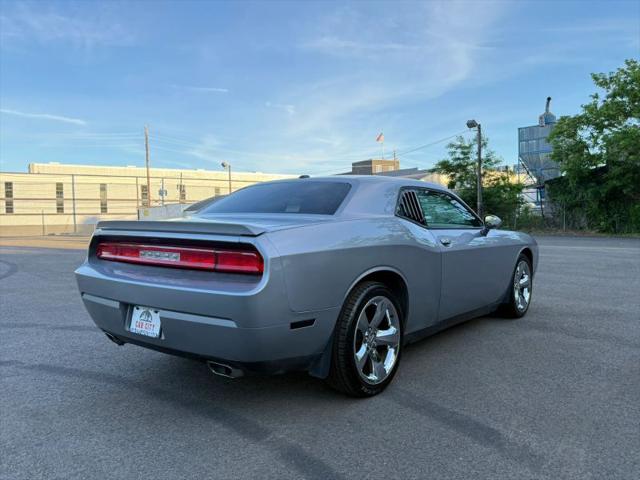 2013 Dodge Challenger SXT