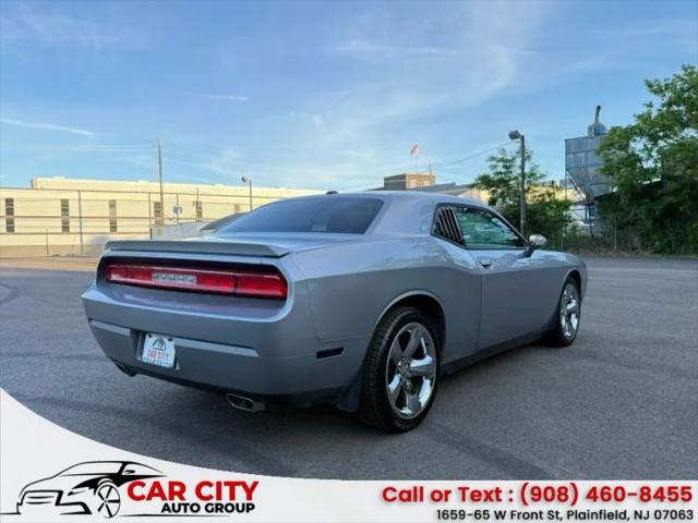2013 Dodge Challenger SXT