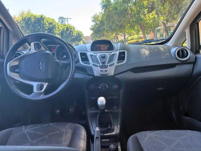 2011 Ford Fiesta SES