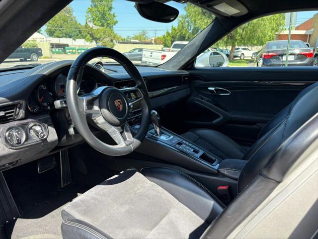 2016 Porsche 911 Carrera GTS