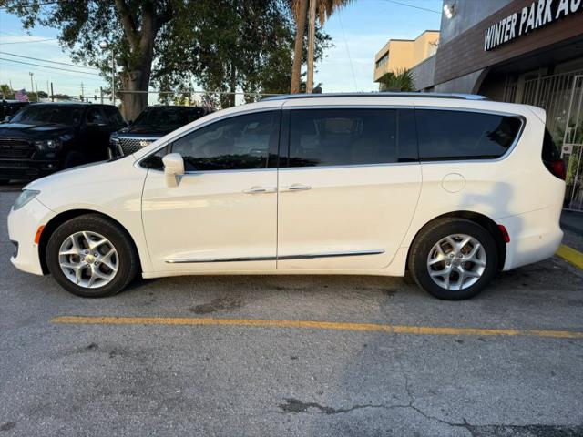 2017 Chrysler Pacifica Touring-L Plus