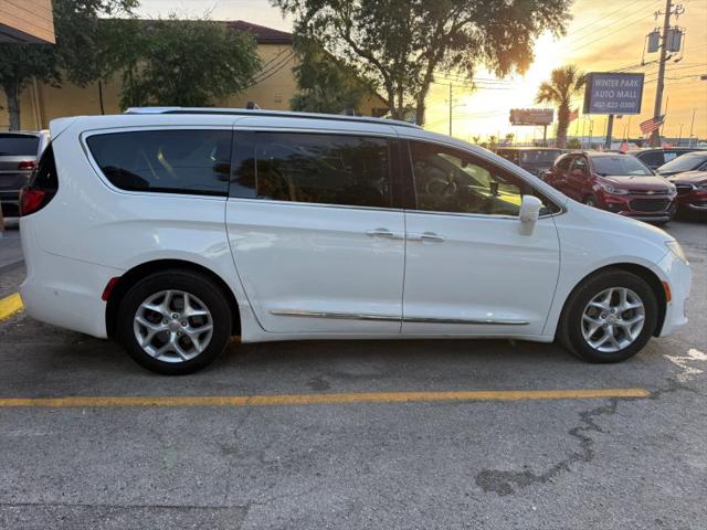 2017 Chrysler Pacifica Touring-L Plus