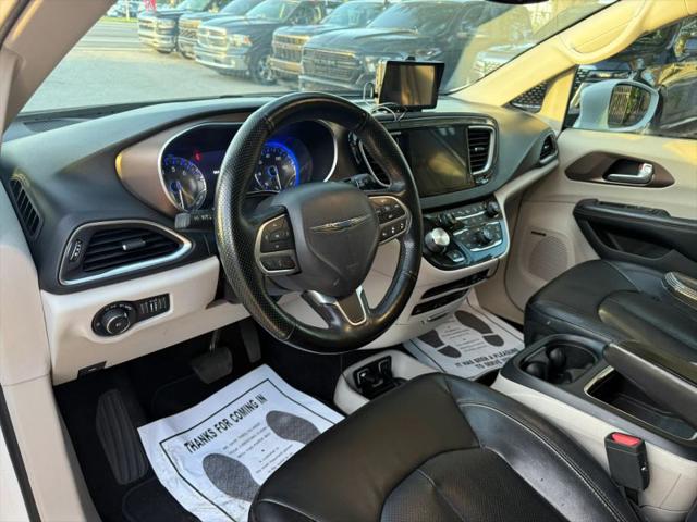 2017 Chrysler Pacifica Touring-L Plus