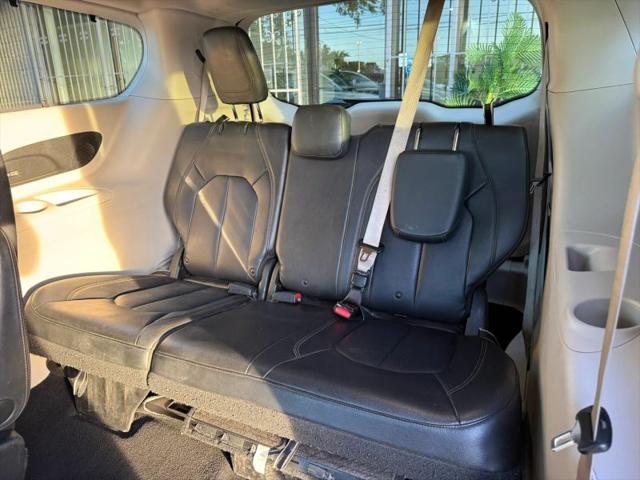 2017 Chrysler Pacifica Touring-L Plus