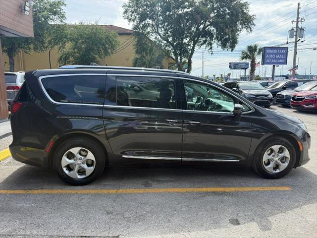 2017 Chrysler Pacifica Touring-L Plus