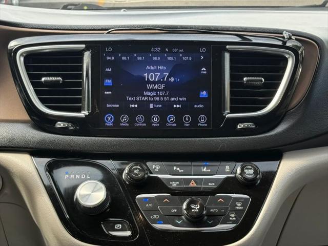 2017 Chrysler Pacifica Touring-L Plus